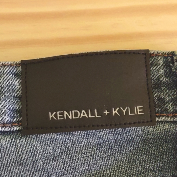 KENDALL AND KYLIE JEANS - Picture 6 of 8